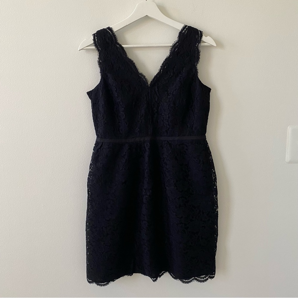 LOFT Women’s Lace Sleeveless V-neck Black Dress EUC